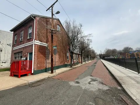 3BR/1.5BA Single family in Trenton, NJ