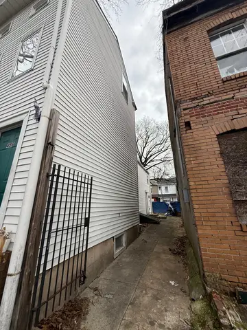 2BR/2BA Duplex in Camden, NJ